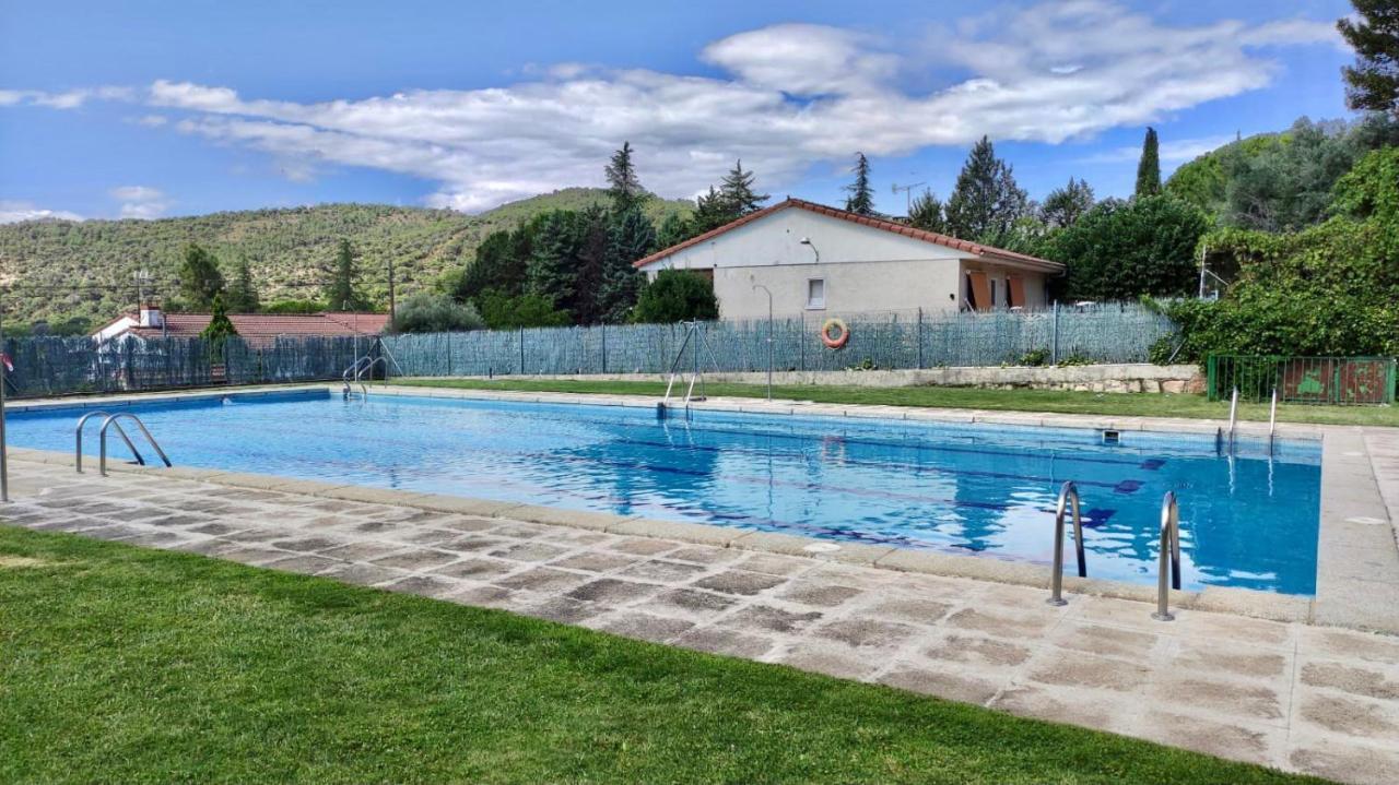 S&H El Caprichoso Villa Valdemaqueda Exterior photo