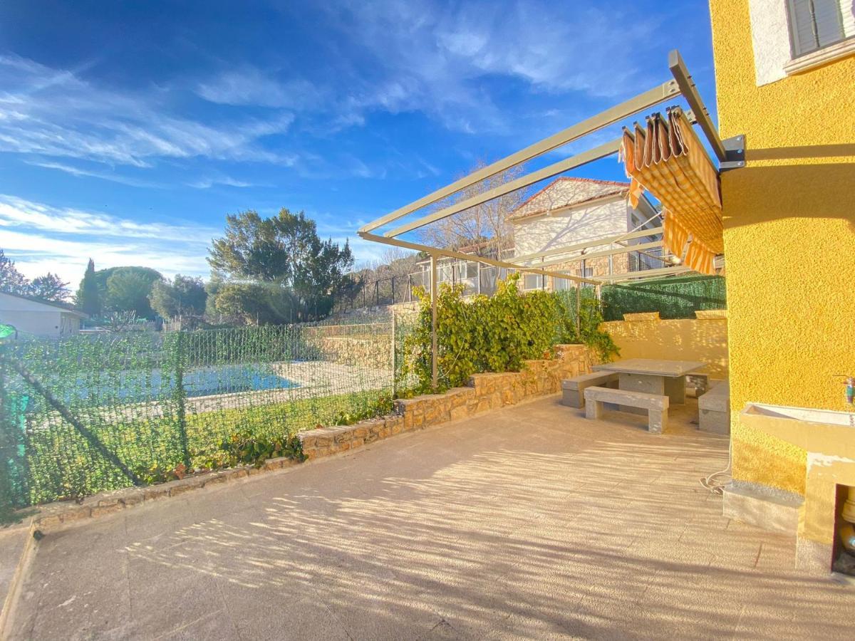 S&H El Caprichoso Villa Valdemaqueda Exterior photo